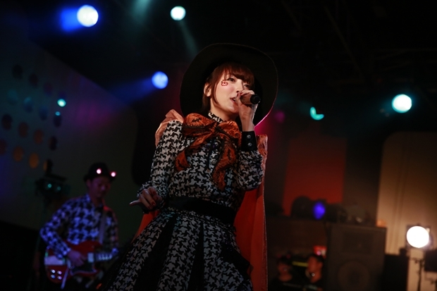 花澤香菜さん、ハロウィンSPライヴでニューシングルの発売を発表