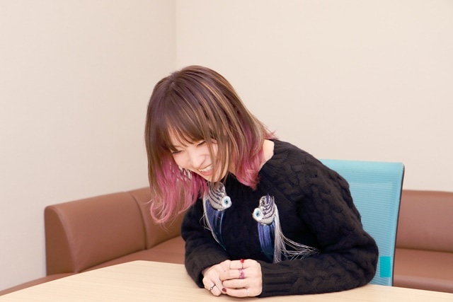 『SAOアリシゼーション』OPのテーマは「覚悟」――LiSA 14thシングル「赤い罠(who loves it?) / ADAMAS」インタビューの画像-4