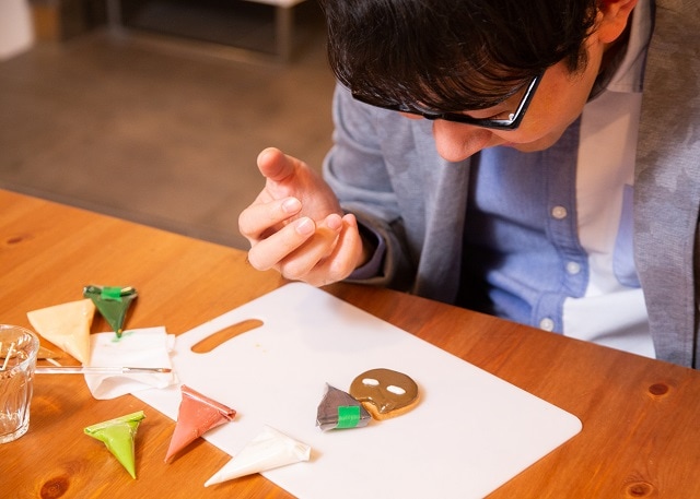 お菓子作り初心者の小野友樹さんがアイシングクッキー作りに挑戦！【Ｄ×２ 真・女神転生リベレーション編】