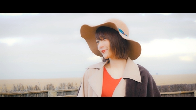 声優・アーティスト内田真礼さんの写真集メイキングDVD『まあや、フランスに行ってきましたっ!!』のジャケット写真が公開！