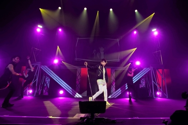 声優アーティスト“羽多野渉”の未来と進化で魅せた『Wataru Hatano Live Tour 2019 -Futuristic-』夜の部をレポート♩