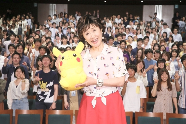 映画『ミュウツーの逆襲EVOLUTION』7月8日開催の“大人限定試写会”に小林幸子さんがサプライズ登壇！　主題歌「風といっしょに」を生歌唱！