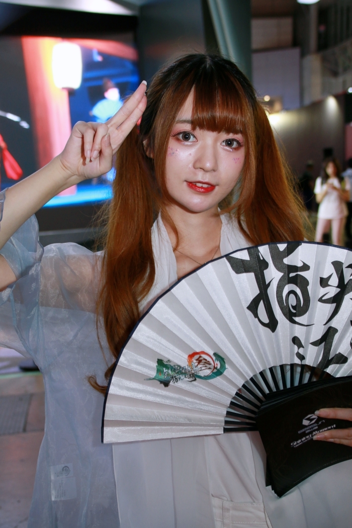 東京ゲームショウ2019（TGS2019）が開幕！ 美人コンパニオンさんの写真を一挙130枚お届け！の画像-21