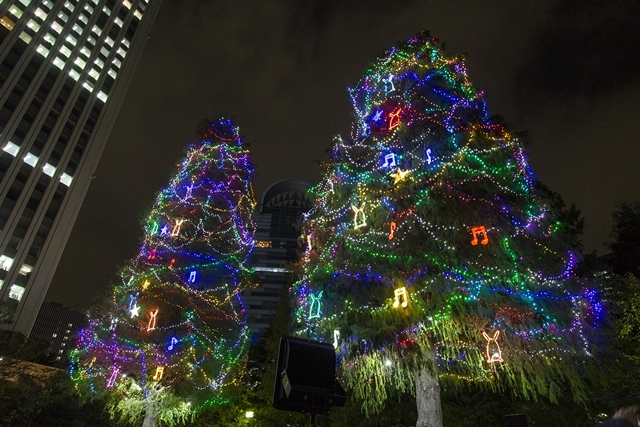 AGF10周年記念！　『ツキウタ。』コラボイルミネーションツリーが東池袋中央公園に点灯中！