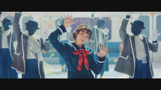 声優・斉藤朱夏さん、本日発売の1stシングル『36℃/パパパ』より「パパパ」MV解禁！　8名の女性ダンサーを従え、息の合ったラインダンスを披露-1