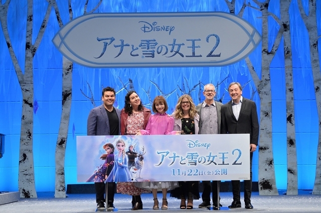『アナと雪の女王２』日本のアナ役・神田沙也加さん、監督との再会に感涙！　世界で唯一のアナ雪２メドレー披露に大感激