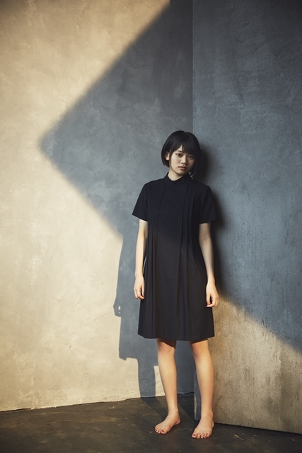 ニノミヤユイさんのデビューアルバムより、「あどけなさも私の武器にする」MV公開！　アーティストデビューに密着した特番が本日放送-5