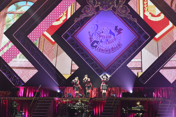 アイドルマスターシンデレラガールズ 7thLIVE TOUR「Glowing Rock! 大阪公演」DAY2の公式写真・セットリストを大公開