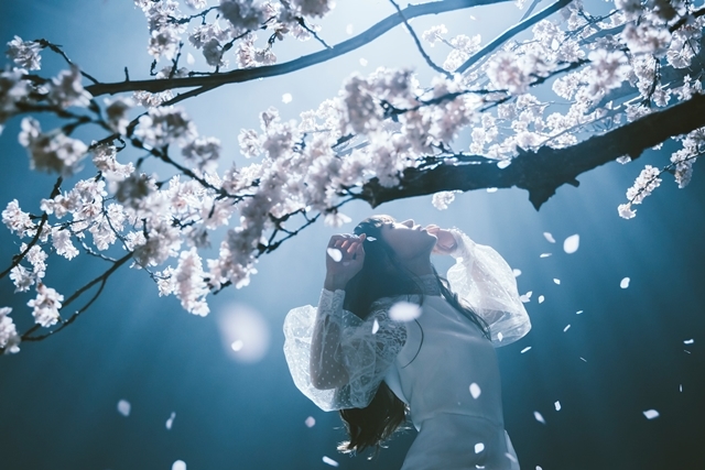 人気シンガー・Aimerさんが手掛ける「春はゆく」（劇場版『Fate/stay night [HF]』第三章主題歌）より、MV（フルサイズ）公開！　今作も女優・浜辺美波さんが出演の画像-7