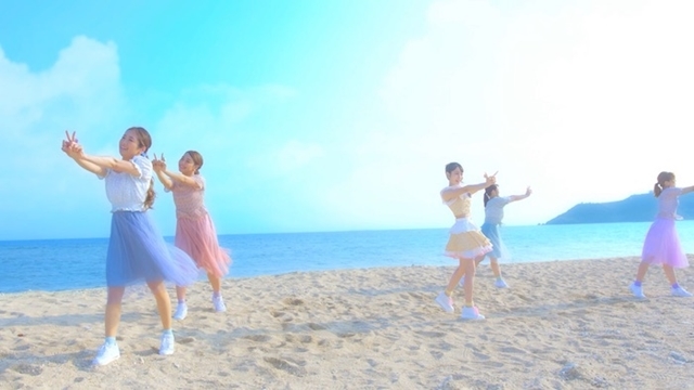 声優・小倉唯さんの新曲「ハピネス*センセーション」のMVフルサイズが公式YouTubeチャンネルで公開！　ダンサーズとの絆を描いた”女子旅“シーンに注目！