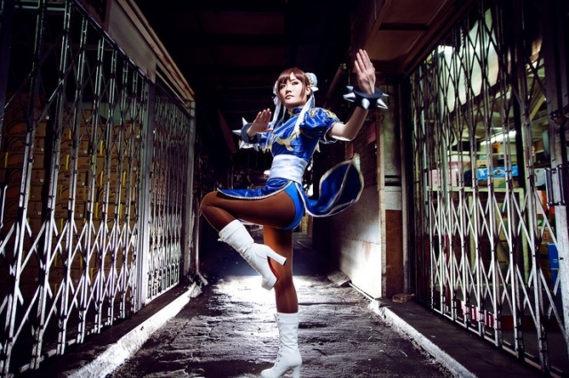 人気ゲーム『ストリートファイター』シリーズより、中国代表の格闘家・春麗のコスプレ写真を紹介！　チャイナドレスと脚線美が特徴的な春麗をお届け！