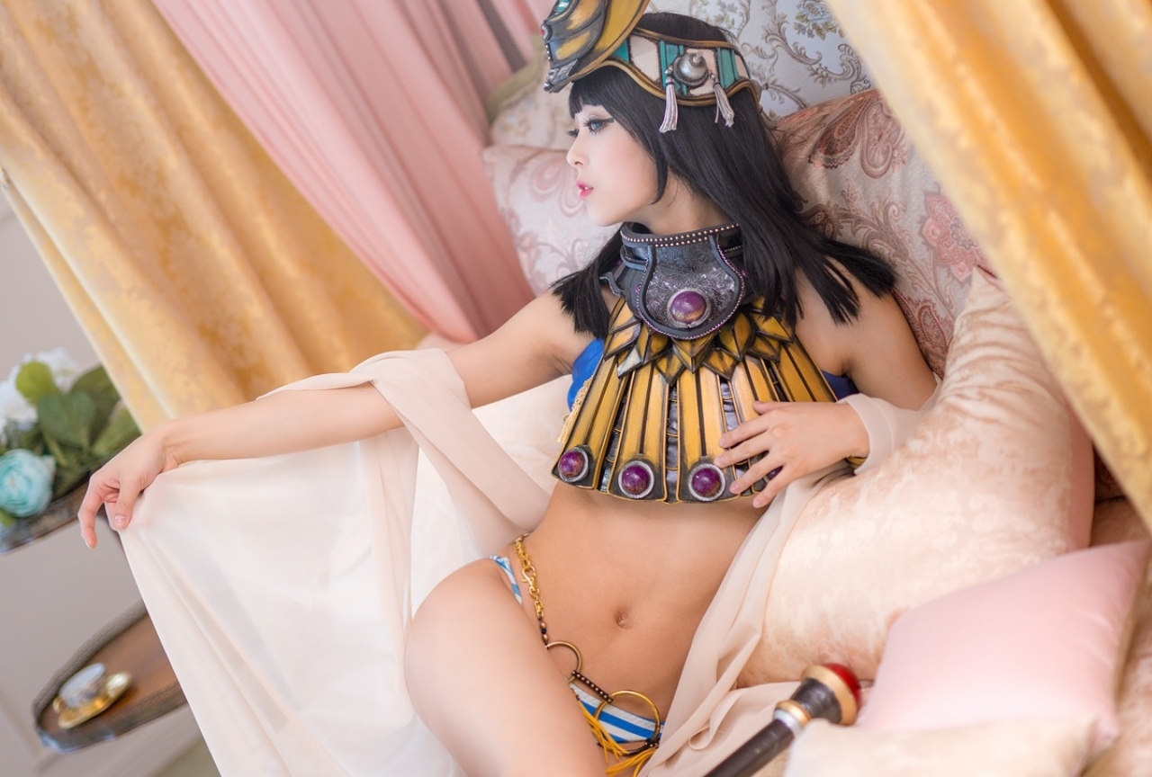 メナス コスプレ