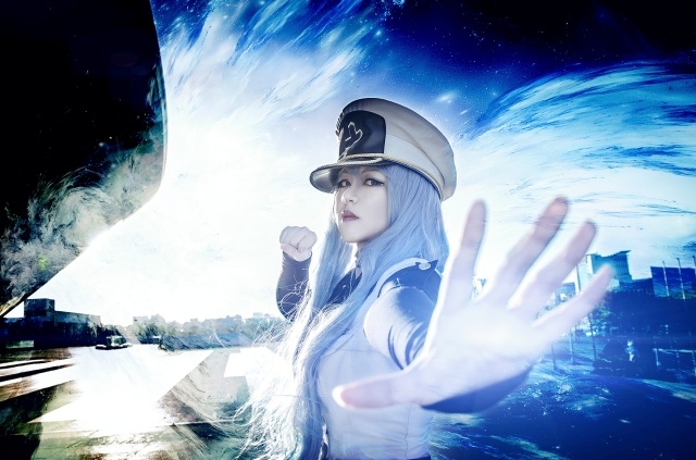 人気アニメ『アカメが斬る！』より、氷を自在に操ることができる女将軍「エスデス」のコスプレ写真を紹介！　冷徹な目つきが堪らない美しい写真をお届け！