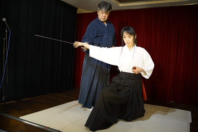 横山智佐さんが北辰一刀流を体験する古武術トークイベント、メイド喫茶「made mode」で開催！