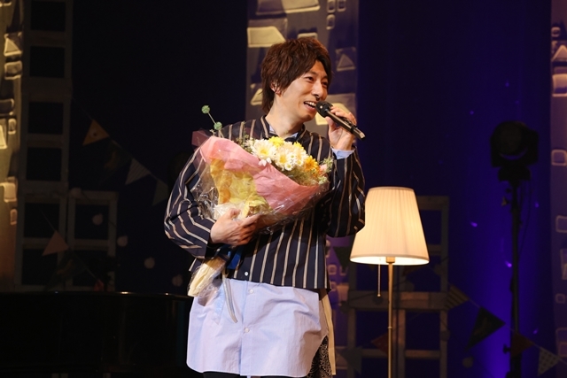 声優・羽多野渉さん、初のアコースティックライブ「Wataru Hatano Live 2021 –Thanks-」開催！　自身への誕生日サプライズにも涙の画像-12