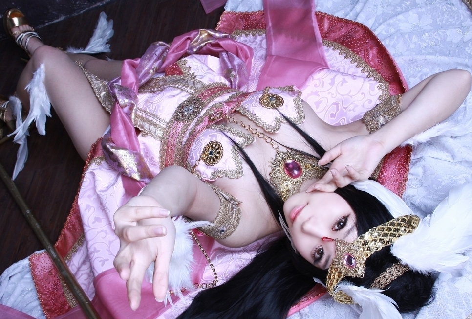 人気作『マギ』モルジアナ、ヤムライハ、練紅玉、練白瑛の美しいコスプレ特集