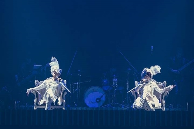 TVアニメ『ヴィジュアルプリズン』SPライブイベントの公式レポート到着！ 生バンドで演奏披露、美しきヴァンパイアたちが魅了する奇跡の饗宴