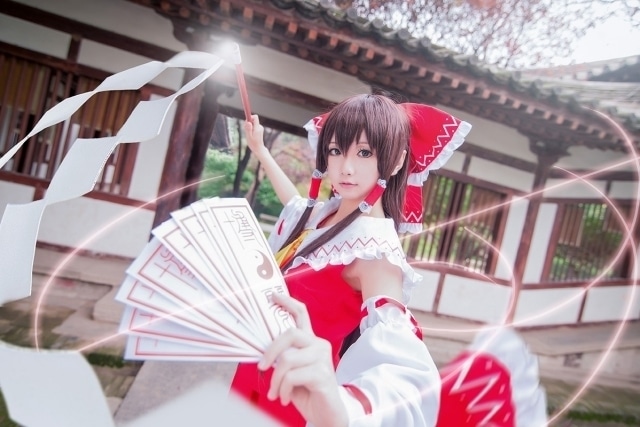 『東方Project』より、博麗霊夢のコスプレ特集！　可愛くて可憐な博麗神社の巫女さんをお届け