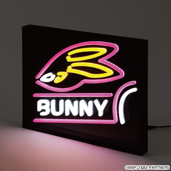 『TIGER & BUNNY 2』より、ワイルドタイガーとバーナビーをイメージしたコラボインテリアがアニメイト通販に登場！
