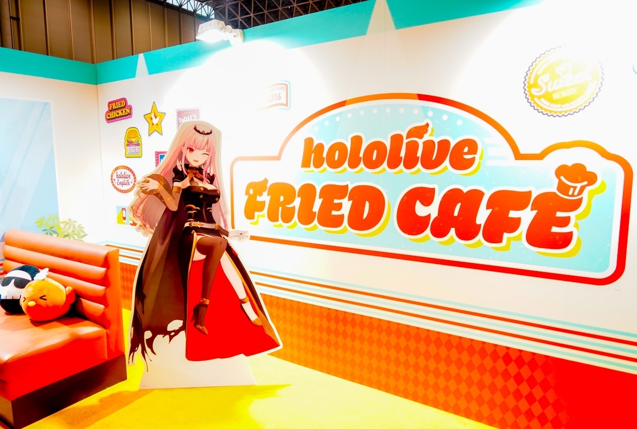ホロライブEnglishメンバーが店員となりお出迎え！「hololive FRIED CAFE」レポート【hololive SUPER EXPO 2023】