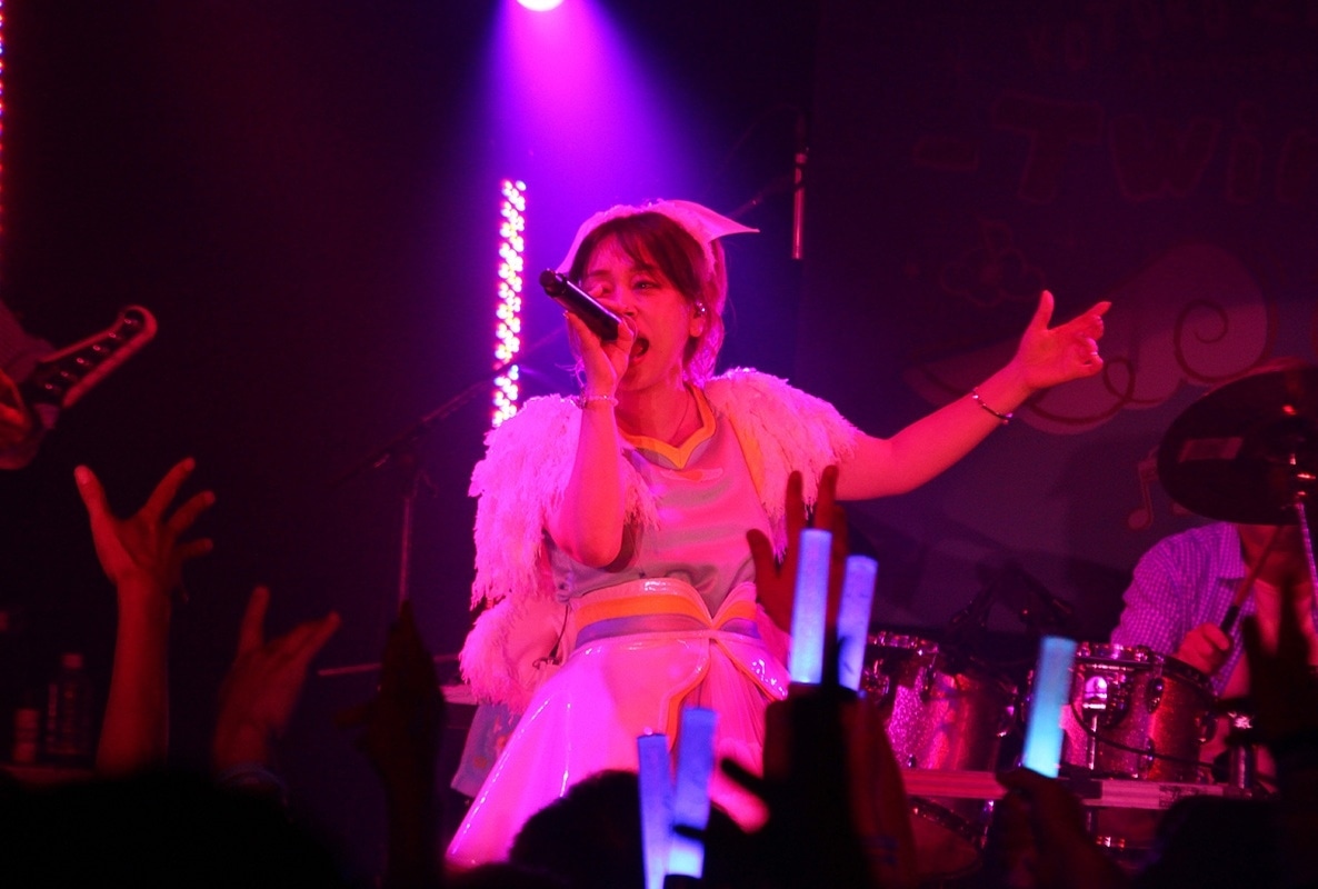 歌手・KOTOKO 20周年記念ツアーの公式レポート到着
