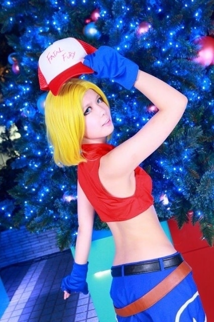 KOF』クーラ、ユリなどのかっこいいコスプレ写真をお届け | アニメイト