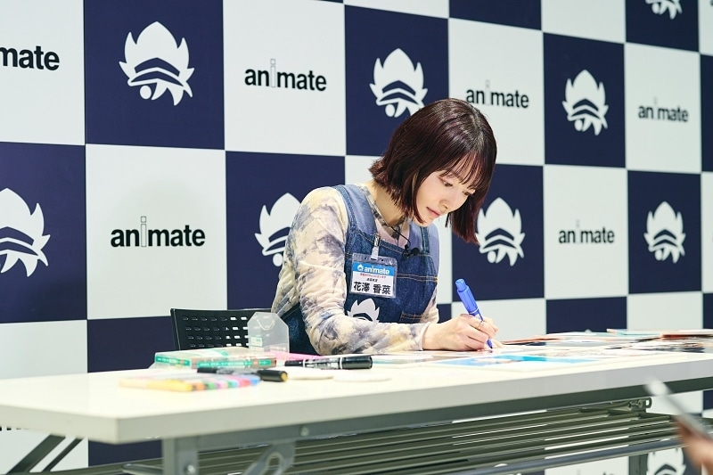 Voice Actress Kana Hanazawa's Exclusive Visit to animate's Ikebukuro Flagship Store: A Special YouTube Feature to Celebrate Two Decades in the Industry!-8