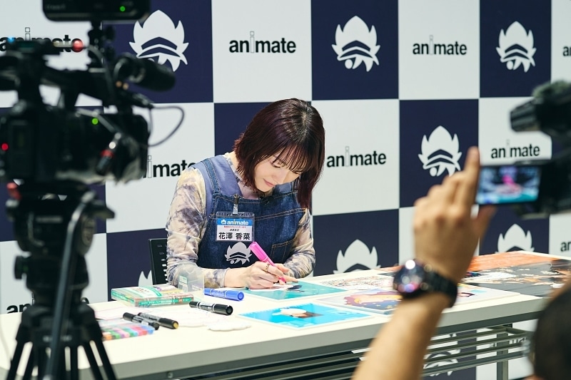 Voice Actress Kana Hanazawa's Exclusive Visit to animate's Ikebukuro Flagship Store: A Special YouTube Feature to Celebrate Two Decades in the Industry!の画像-7