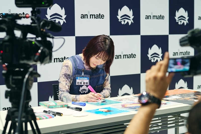 Voice Actress Kana Hanazawa’s Exclusive Visit to animate’s Ikebukuro Flagship Store: A Special YouTube Feature to Celebrate Two Decades in the Industry!