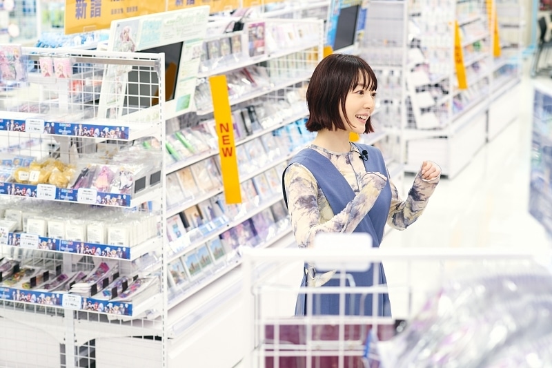 Voice Actress Kana Hanazawa’s Exclusive Visit to animate’s Ikebukuro Flagship Store: A Special YouTube Feature to Celebrate Two Decades in the Industry!