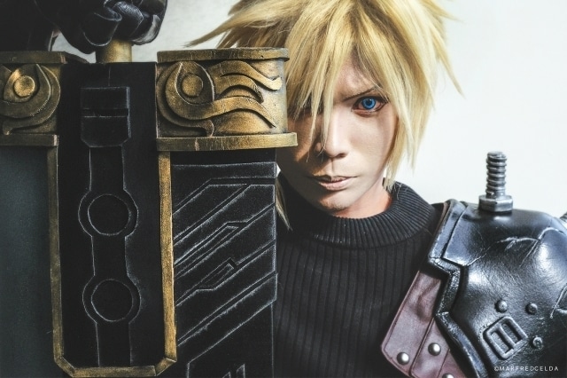 『ファイナルファンタジーVII』（FF7）主人公・クラウド・ストライフのクールなコスプレ特集！　コスプレイヤーさんが再現する美しい写真をお届けの画像-9