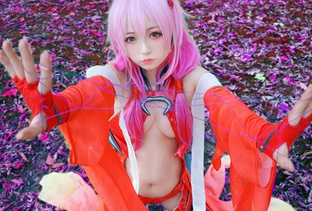 『ギルティクラウン』楪いのりに扮したコスプレイヤーの写真をお届け