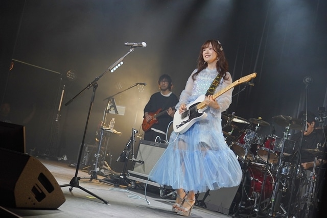 声優・直田姫奈さんが1st LIVEを開催、新曲やエレキギターの演奏を披露！　昼公演より公式レポート到着-3