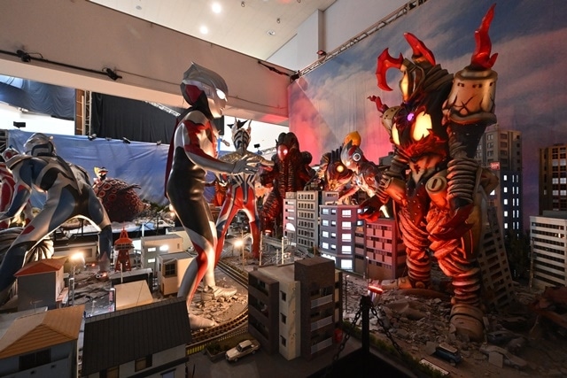 「ウルトラヒーローズEXPO 2024 サマーフェスティバル IN 池袋・サンシャインシティ」オープニングセレモニーの公式レポートが到着！　『ウルトラマンアーク』より戸塚有輝さん、水谷果穂さんが登壇の画像-14