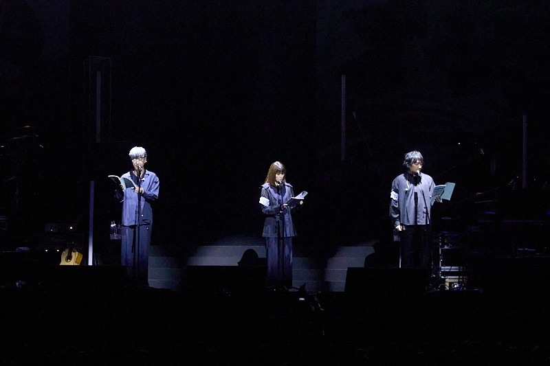 「懐玉・玉折」「渋谷事変」の名シーンが生演奏と生アフレコで蘇る！　豪華声優陣＆アーティストが集結した『呪術廻戦』スペシャルイベント「じゅじゅフェス2024」夜の部レポート