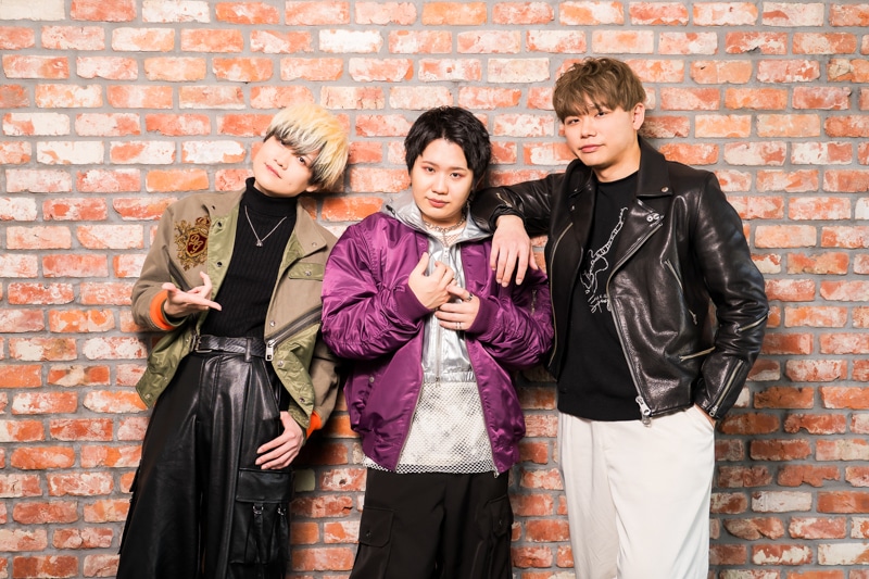 映画『ヒプノシスマイク -Division Rap Battle-』ナゴヤ・ディビジョン“Bad Ass Temple” 波羅夷 空却役・葉山翔太さん＆四十物 十四役・榊原優希さん＆天国 獄役・竹内栄治さん インタビュー｜キャラクターとキャストがリンクしている部分は“仲良く喧嘩してる”ところ-7