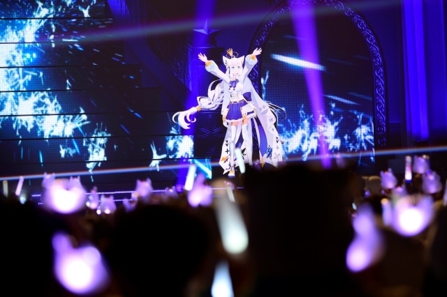 ホロライブコースター　さくらみこ　白上フブキ　(ノーマル、ホログラム一枚ずつ) 白上フブキさんとさくらみこさんが声優として参加。「グルーヴ