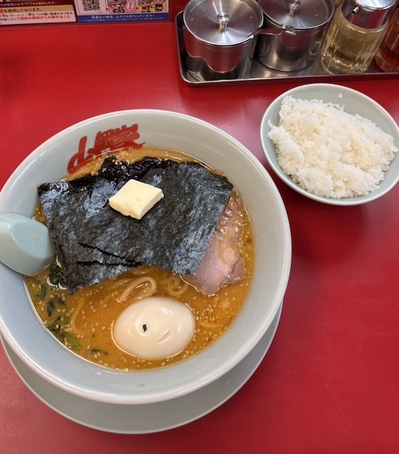 ▲写真のラーメンはずっと行きたかった山岡家〜！　この前行けたのでみんなにおすそ分け♡
