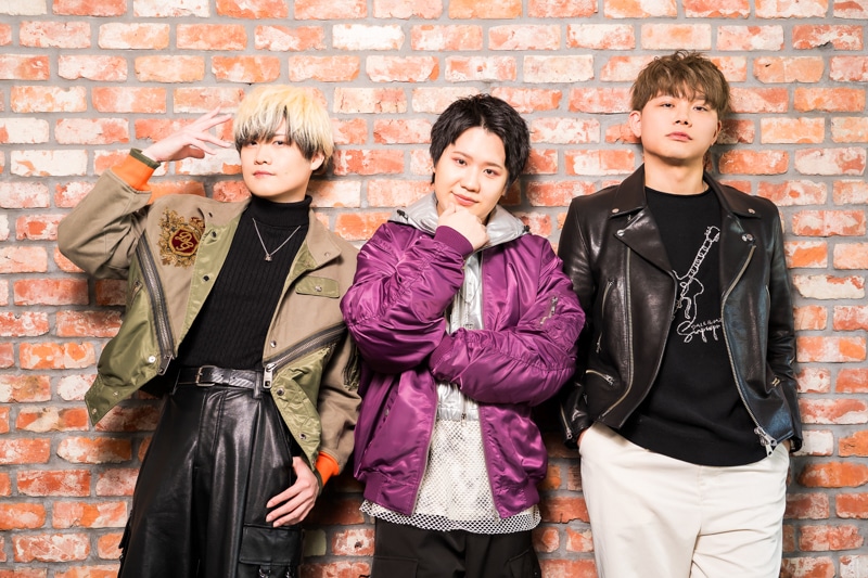 映画『ヒプノシスマイク -Division Rap Battle-』ナゴヤ・ディビジョン“Bad Ass Temple” 波羅夷 空却役・葉山翔太さん＆四十物 十四役・榊原優希さん＆天国 獄役・竹内栄治さん インタビュー｜キャラクターとキャストがリンクしている部分は“仲良く喧嘩してる”ところ-13