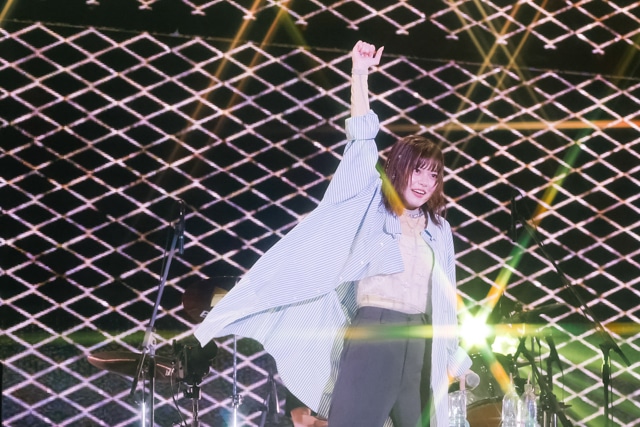 「星座になれたら」での“ボトルネック奏法”の再現も! 『ぼっち・ざ・ろっく!』結束バンド TOUR “We will B”ライブレポート|キャスト4人による演奏、そして“さらなるサプライズ”に会場が揺れる-9