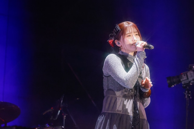 「星座になれたら」での“ボトルネック奏法”の再現も! 『ぼっち・ざ・ろっく!』結束バンド TOUR “We will B”ライブレポート|キャスト4人による演奏、そして“さらなるサプライズ”に会場が揺れる-7
