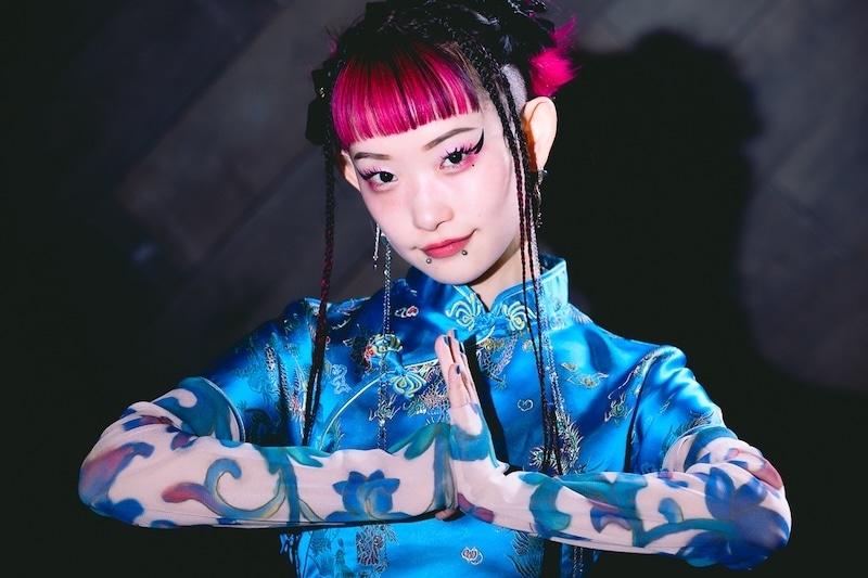 「求めている人たちの場所に行き続けたい」水曜日のカンパネラ・詩羽さん×ケンモチヒデフミさんインタビュー｜TVアニメ『九龍ジェネリックロマンス』主題歌「サマータイムゴースト」に込める「うら寂しさ」と「2024年の夏の暑さ」-7