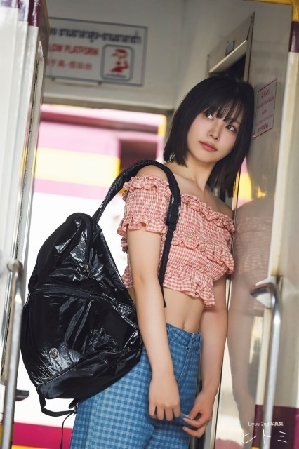 Liyuuさんの2nd写真集「ヒトミ」発売記念イベントの公式レポートが到着！