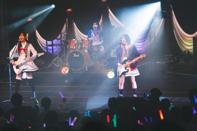 「イロドリミドリ LIVE‘25 第5話 ～ようこそ！ライブ喫茶あけさか～」公式レポートが到着！　新田恵海さん、福原綾香さん、山本彩乃さん、佐倉薫さんらキャスト8名が出演-27