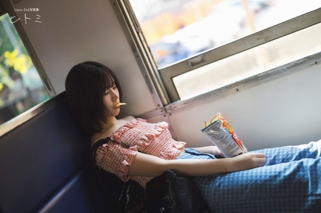 Liyuuさんの2nd写真集「ヒトミ」発売記念イベントの公式レポートが到着！