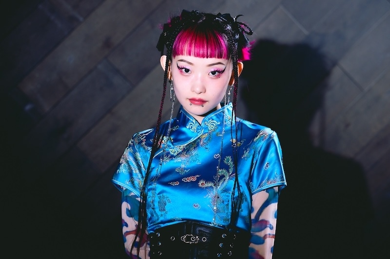 「求めている人たちの場所に行き続けたい」水曜日のカンパネラ・詩羽さん×ケンモチヒデフミさんインタビュー｜TVアニメ『九龍ジェネリックロマンス』主題歌「サマータイムゴースト」に込める「うら寂しさ」と「2024年の夏の暑さ」-6