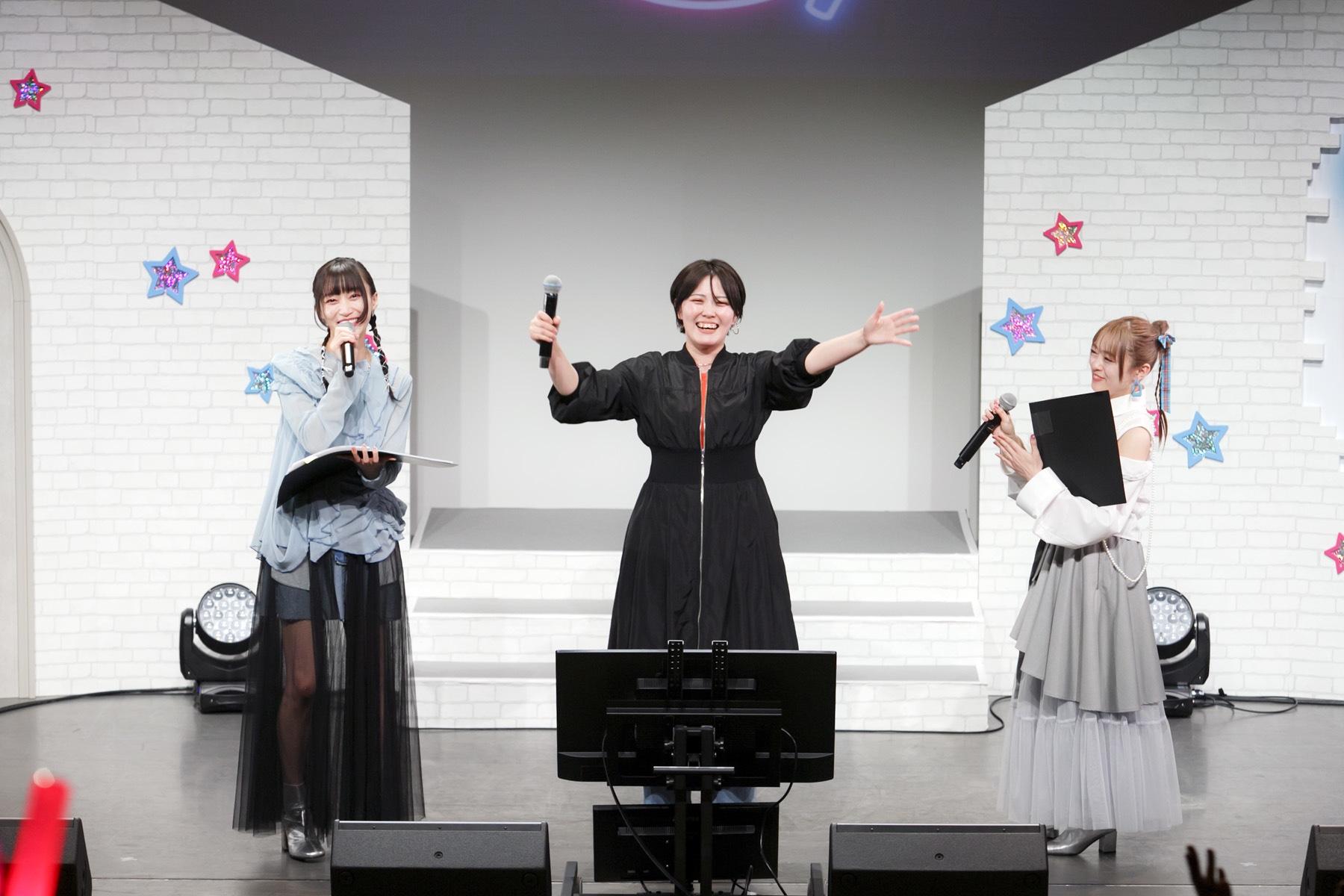 人気声優とDAM★ともユーザーがステージで熱唱！　アニカラ30曲の歌唱に、夢の声優コラボや生朗読まで盛りだくさんの『DAM★とも×DAMアニメ部　DAMアニカラFes!!2025』レポート-4