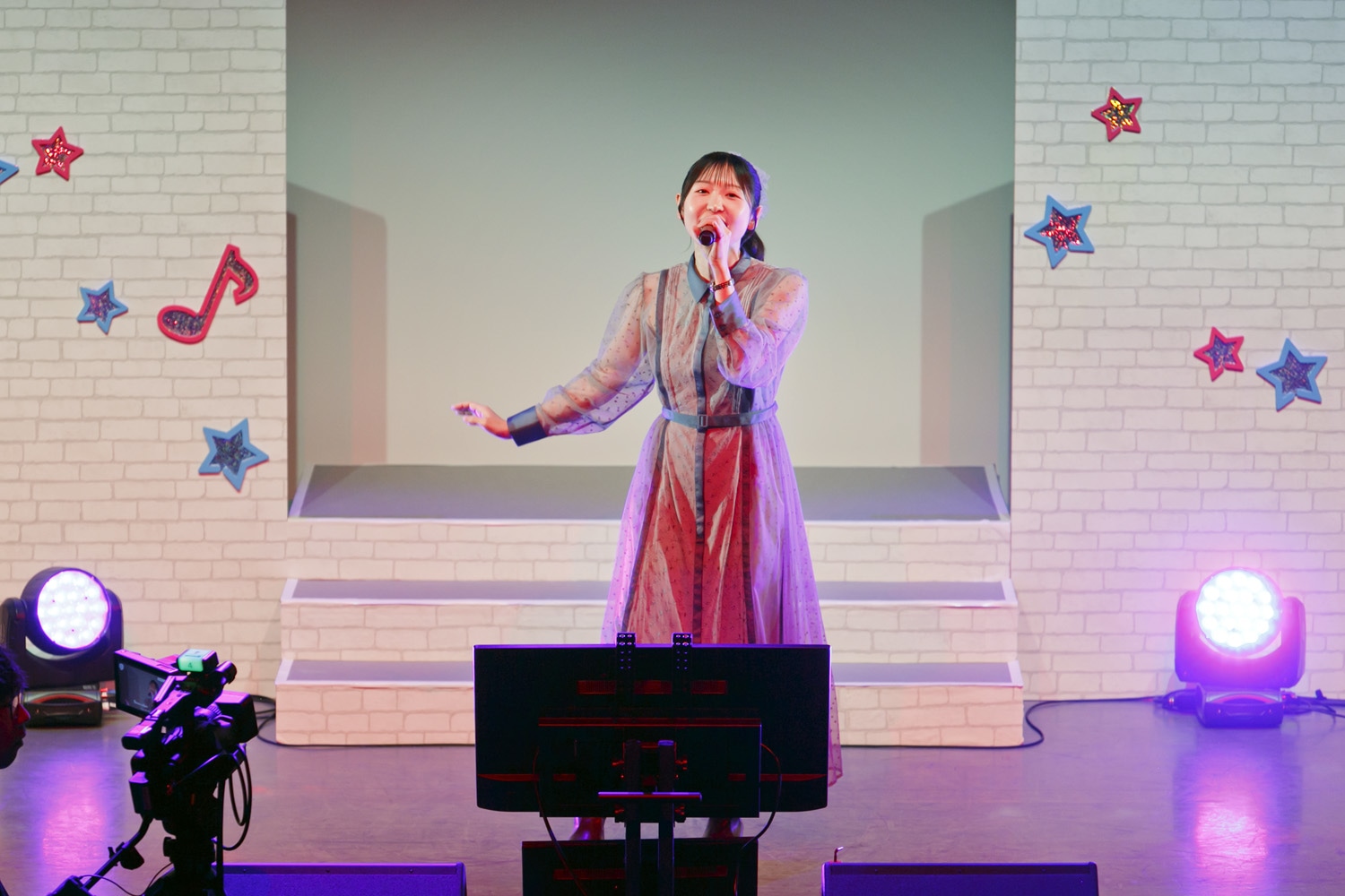 人気声優とDAM★ともユーザーがステージで熱唱！　アニカラ30曲の歌唱に、夢の声優コラボや生朗読まで盛りだくさんの『DAM★とも×DAMアニメ部　DAMアニカラFes!!2025』レポート-9