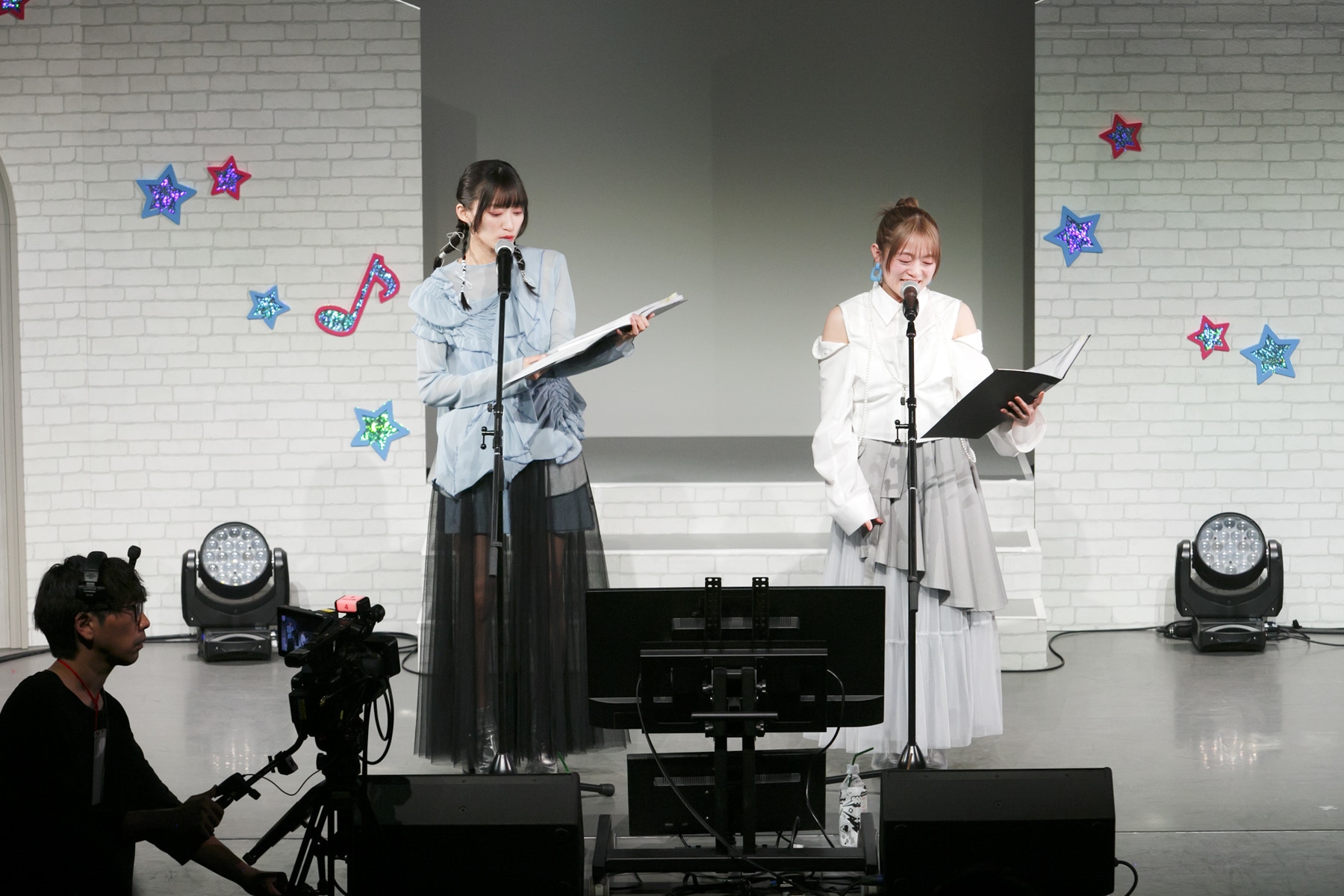 人気声優とDAM★ともユーザーがステージで熱唱！　アニカラ30曲の歌唱に、夢の声優コラボや生朗読まで盛りだくさんの『DAM★とも×DAMアニメ部　DAMアニカラFes!!2025』レポート-19