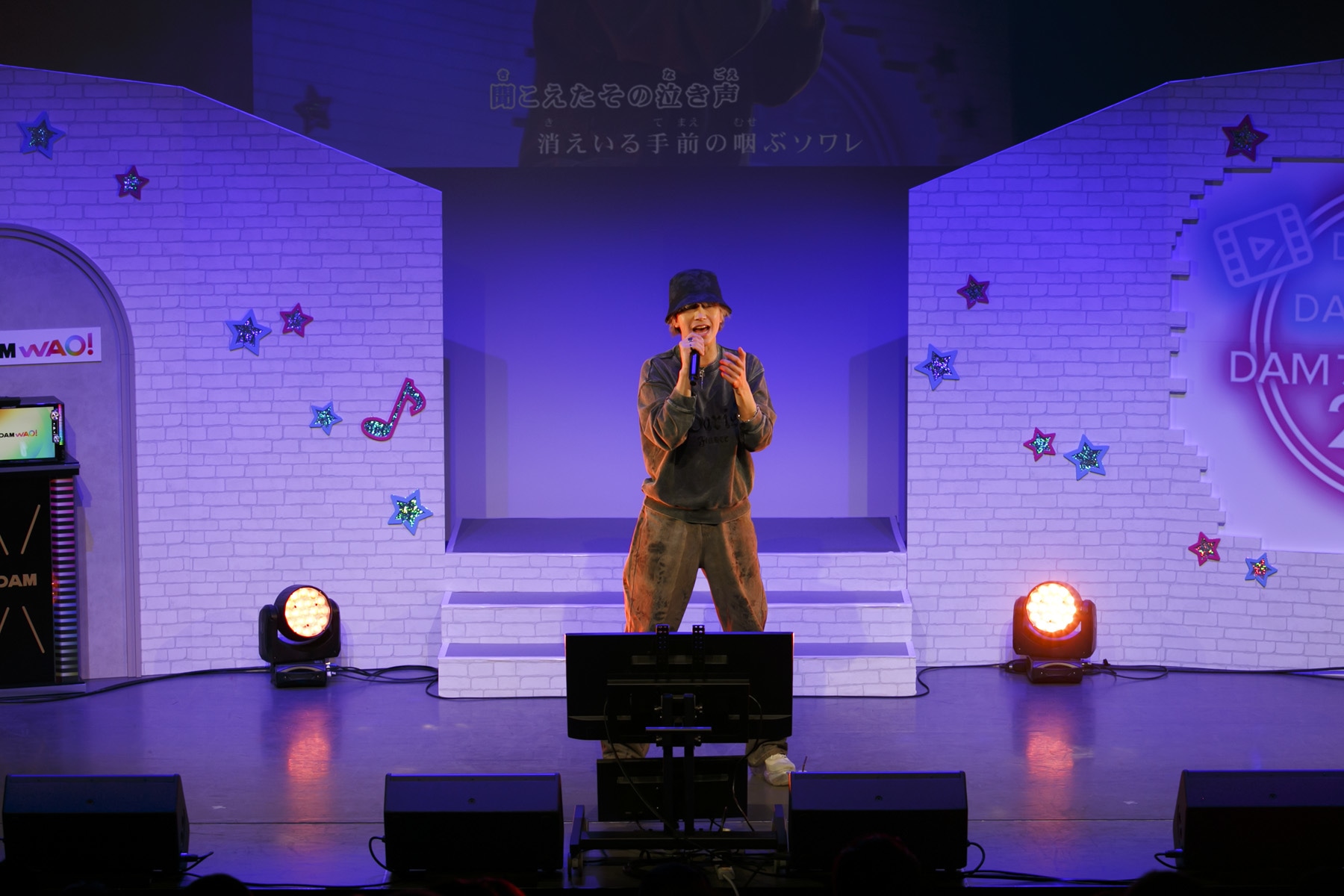 人気声優とDAM★ともユーザーがステージで熱唱！　アニカラ30曲の歌唱に、夢の声優コラボや生朗読まで盛りだくさんの『DAM★とも×DAMアニメ部　DAMアニカラFes!!2025』レポート-12